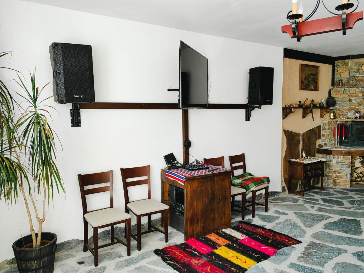 Rimovata Kashta Guest House 莱什顿 外观 照片